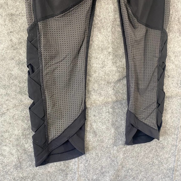 Lululemon Leggings 6 Black Pretty Prism Var City Crop High Rise Mesh - Picture 8 of 16